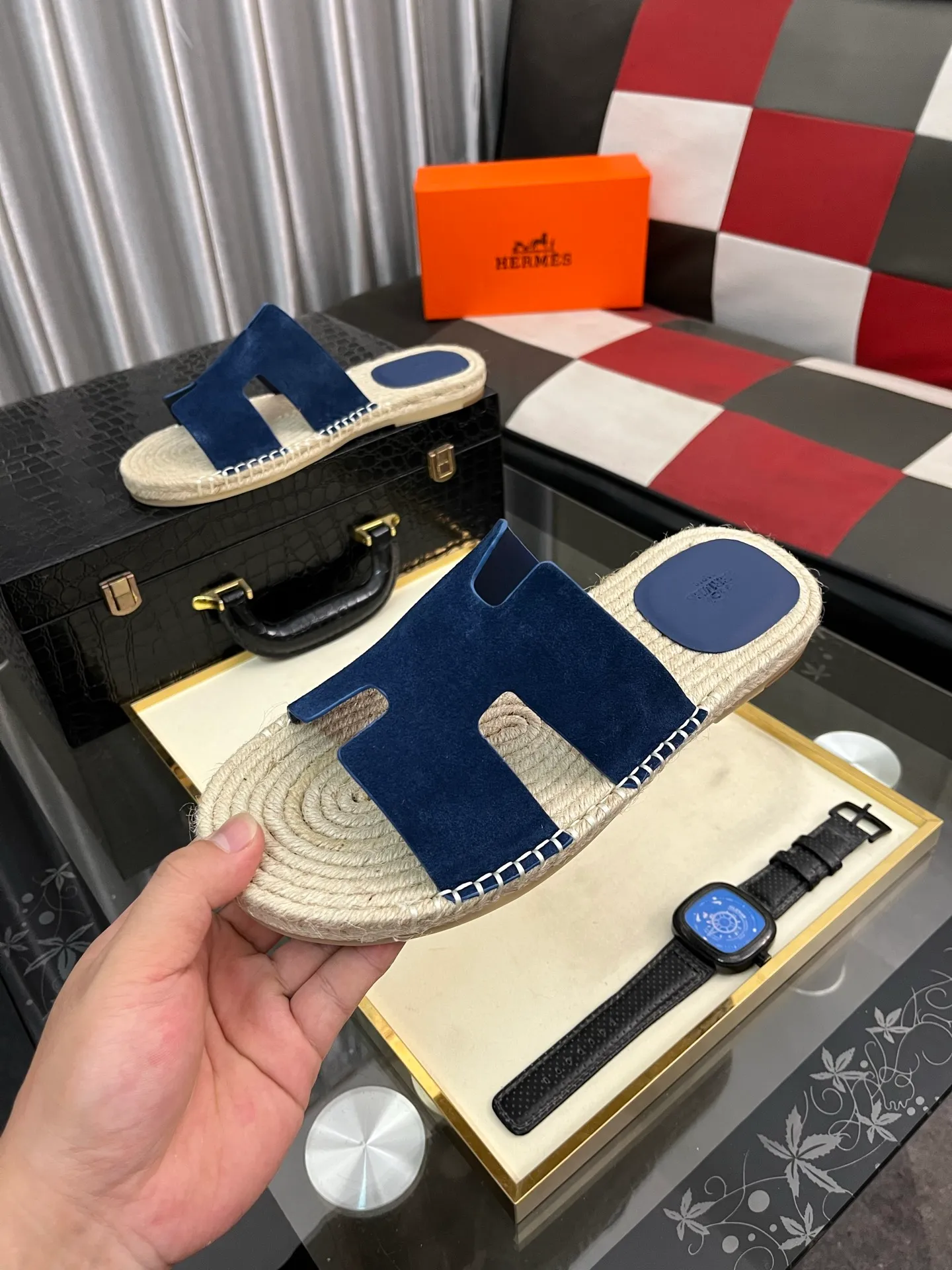 Men's shoes 💰320⌚️⌚️《HERMES》Hermès 💁♂️Men's casual slippers, quality comparison at counters🧚🏿♂️ The first layer of the upper is imported high mercerized matte, purely hand-drawn, raw rubber breathable and non-slip outsole, the lining is breathable and comfortable lambskin, the density is 100% comfortable, the original rubber outsole is wear-resistant and has a code number of 38-44. Can be customized 45-46-47